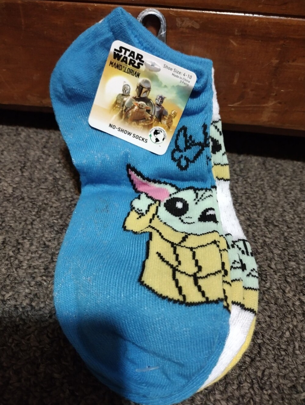 Star Wars The Mandalorian Women's Baby Yoda Blue No-Show Socks Size 4-12